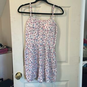 NWT Floral Romper with pockets